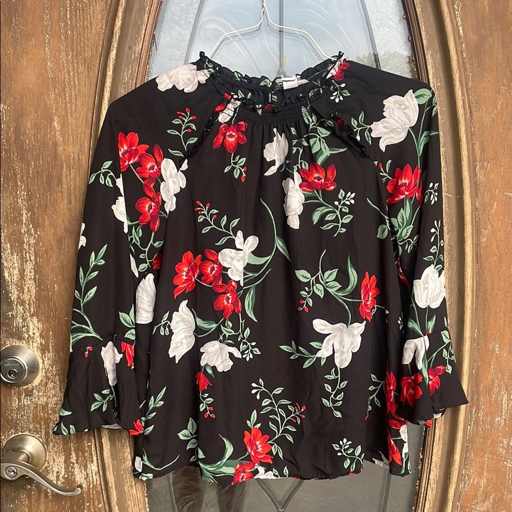 Old Navy red Floral Blouse! Size Small